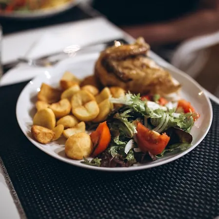 Porto Mar بيت ضيافة سالو